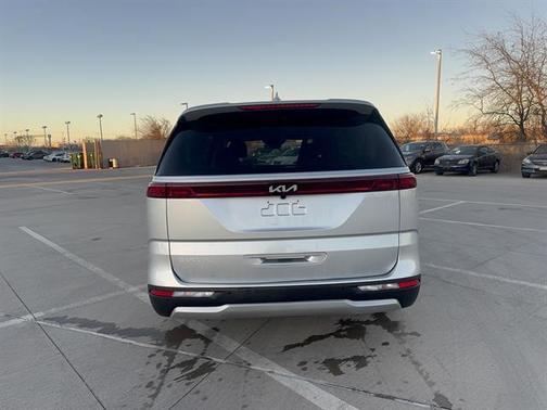 2023 Kia Carnival LX