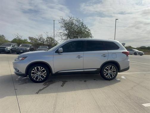 2016 Mitsubishi Outlander SE