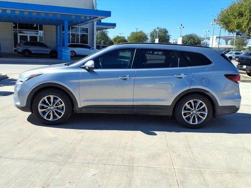 2017 Hyundai SANTA FE SE