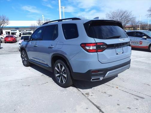 2025 Honda Pilot Touring 8-Passenger