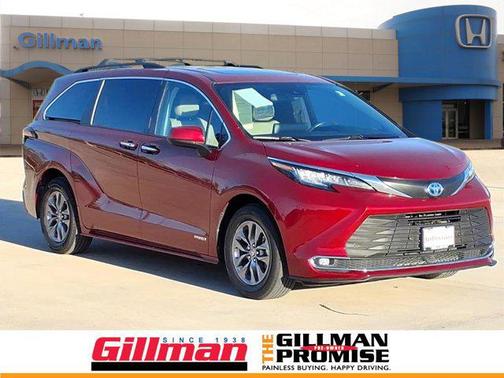 2021 Toyota Sienna XLE 8 Passenger