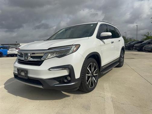 Platinum White Pearl 2021 Honda Pilot Touring 8-Passenger