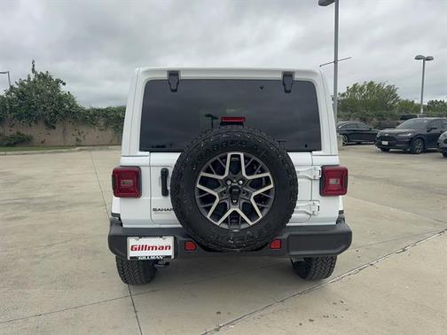 Bright White Clearcoat 2025 Jeep Wrangler 4-Door Sahara 4x4
