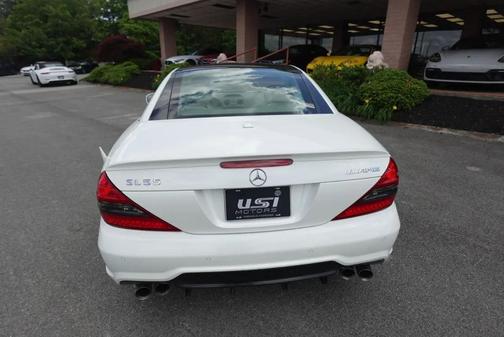 Diamond White Metallic 2011 Mercedes-Benz SL-Class SL 550