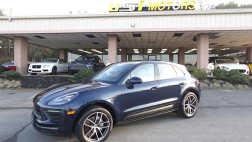 2022 Porsche Macan Base