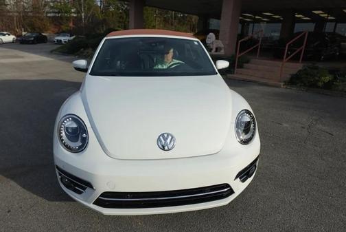 2019 Volkswagen Beetle 2.0T SE
