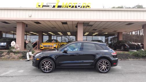 2023 Porsche Macan Base