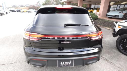 2023 Porsche Macan Base