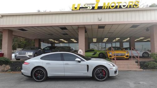 2022 Porsche Panamera GTS
