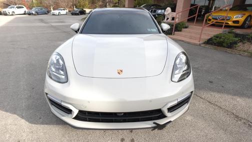 2022 Porsche Panamera GTS