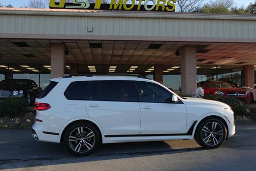 2023 BMW X7 xDrive40i
