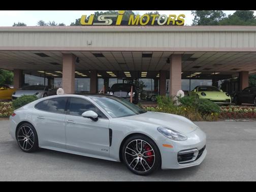 2022 Porsche Panamera GTS