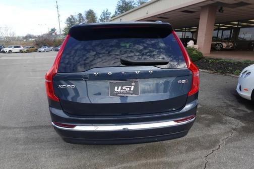 2023 Volvo XC90 B5 Plus