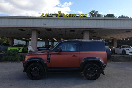2023 Land Rover Defender V8