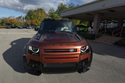 2023 Land Rover Defender V8