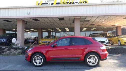 2023 Porsche Macan Base