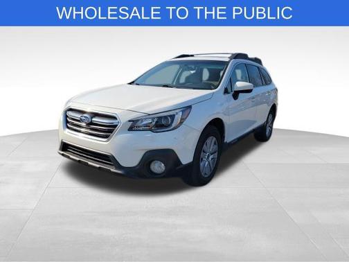 Crystal White Pearl 2018 Subaru Outback 2.5i Premium