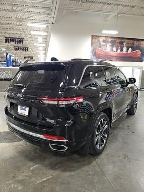 2022 Jeep Grand Cherokee 4xe Overland