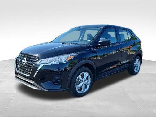 Super Black 2024 Nissan Kicks S