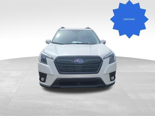 Crystal White Pearl 2024 Subaru Forester Limited