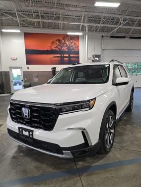 2023 Honda Pilot Touring 8-Passenger