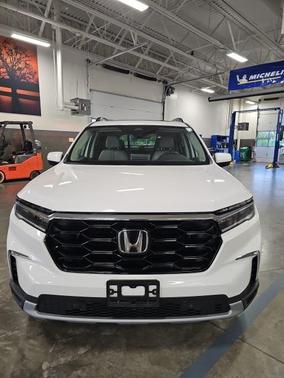 2023 Honda Pilot Touring 8-Passenger