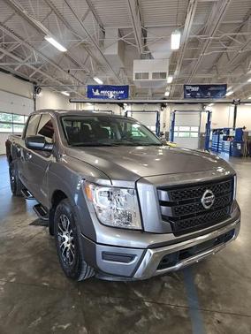2021 Nissan Titan SV