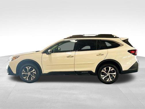 Crystal White Pearl 2022 Subaru Outback Touring XT