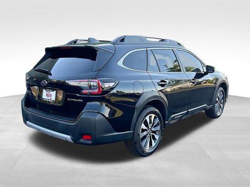 Crystal Black Silica 2023 Subaru Outback Limited