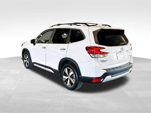 Crystal White Pearl 2019 Subaru Forester Touring