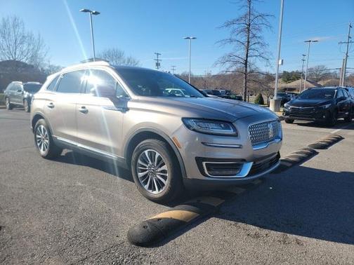 2019 Lincoln Nautilus Select