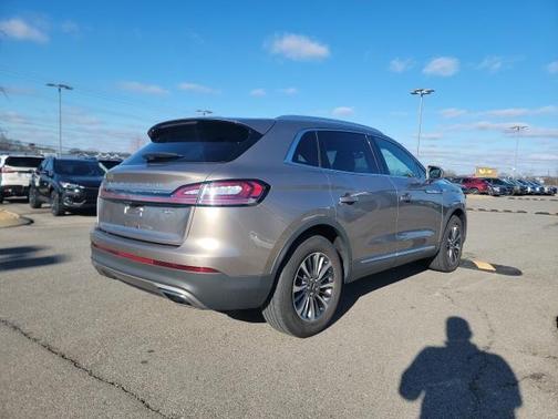 2019 Lincoln Nautilus Select