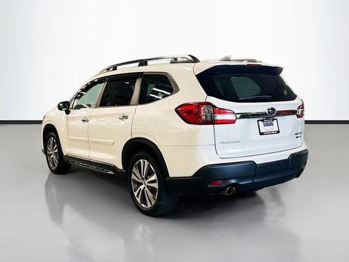 Crystal White Pearl 2022 Subaru Ascent Touring 7-Passenger