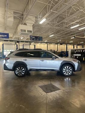 2025 Subaru Outback Touring XT