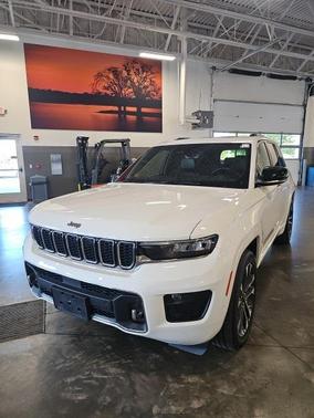 2022 Jeep Grand Cherokee Overland