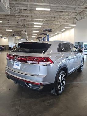 2024 Volkswagen Atlas Cross Sport 2.0T SE w/Technology