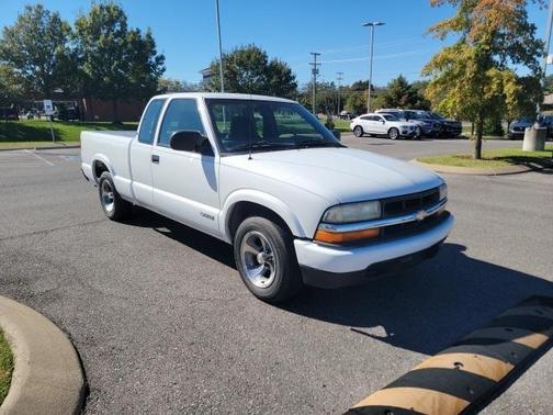 2003 Chevrolet S-10 Base