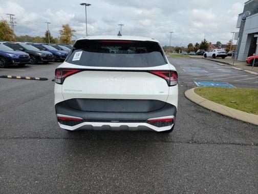 2023 Kia Sportage Hybrid LX