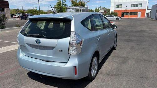 Sky 2014 Toyota Prius v Five