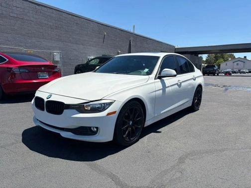 Alpine White 2013 BMW 320 i