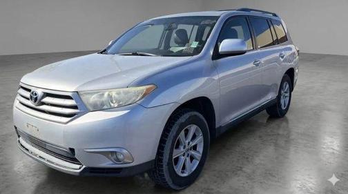 Classic Silver Metallic 2012 Toyota Highlander SE