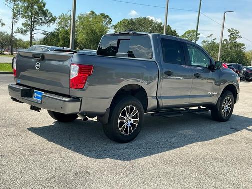 2023 Nissan Titan SV