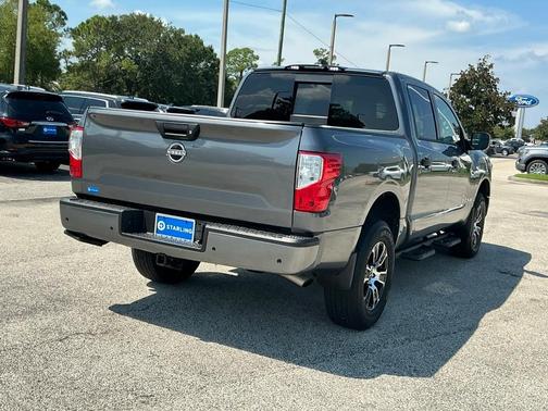 2023 Nissan Titan SV