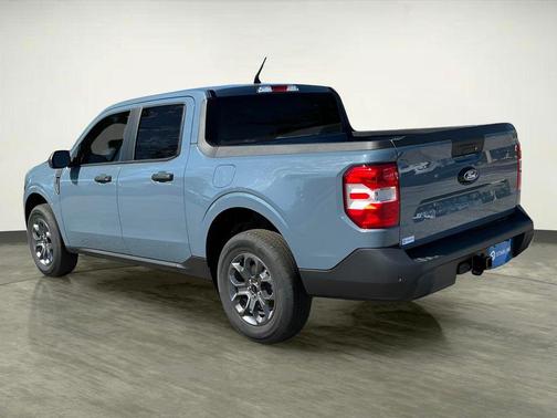 Azure Gray Metallic Tri-Coat 2026 Ford Maverick XLT