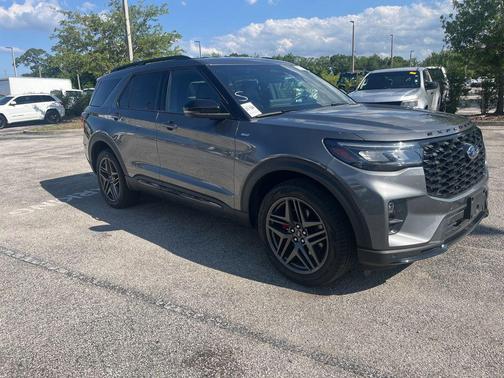 Gray Metallic 2025 Ford Explorer ST-Line