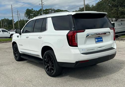 2022 GMC Yukon SLT