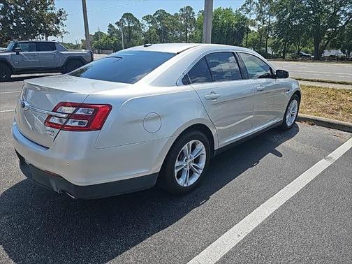 2015 Ford Taurus SEL