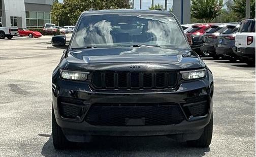2023 Jeep Grand Cherokee LAREDO