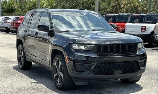 2023 Jeep Grand Cherokee LAREDO