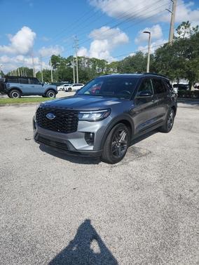 2025 Ford Explorer ST-Line